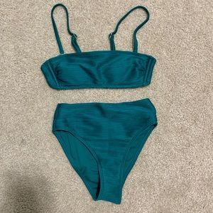 Two piece high waisted set.